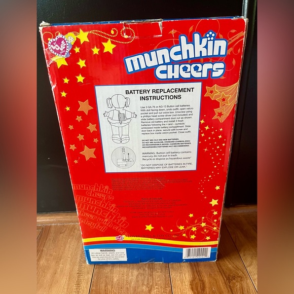 New Munchkin Cheers Lovee Doll Cheerleader - Picture 6 of 8